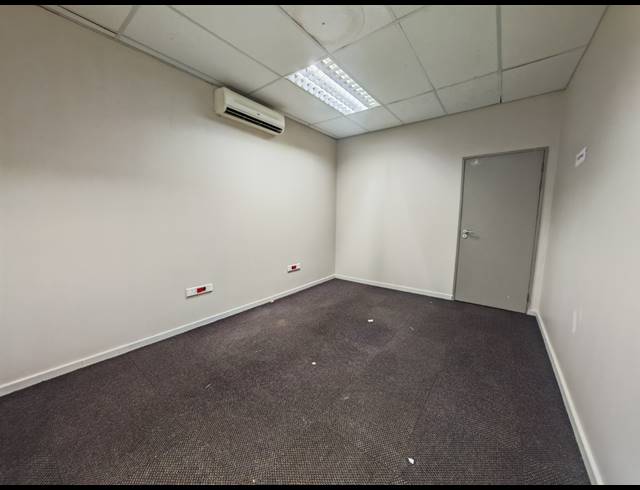 132M² OFFICE TO LET IN MEYERSDAL